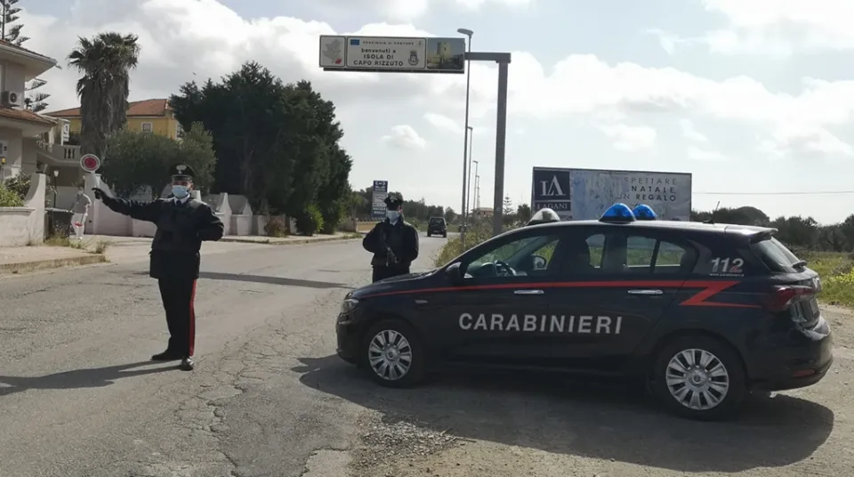Isola Capo Rizzuto: percepivano il reddito di cittadinanza ma lavoravano, denunciate 10 persone