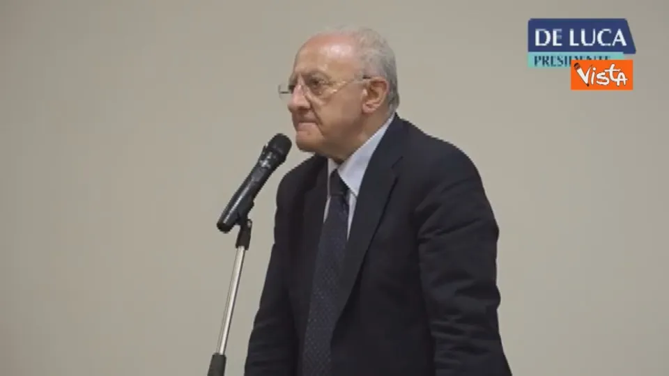 Scuola, De Luca: «Nelle condizioni attuali non è possibile aprire» (VIDEO)