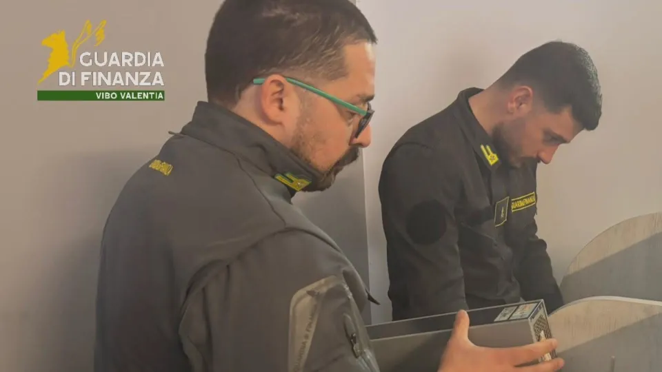 Vibo, giocate illegali online: Guardia di Finanza sequestra sala giochi