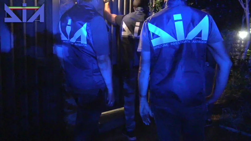 Le mani di camorra e 'ndrangheta sulle attività economiche di Roma