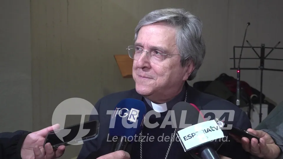 Mons. Savino: «Il decreto Cutro è un'offesa ai morti di Steccato»