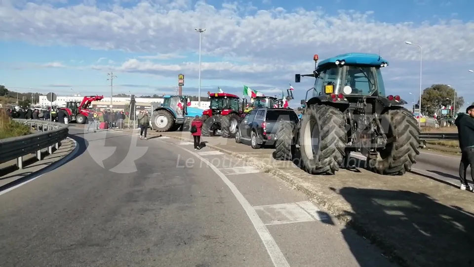 Prosegue e si rafforza la protesta degli agricoltori di Crotone