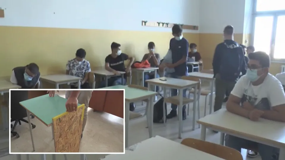VIDEO | Rientrano a scuola gli studenti nel Catanzarese: a Sellia s'ingegnano il "mono-banco"
