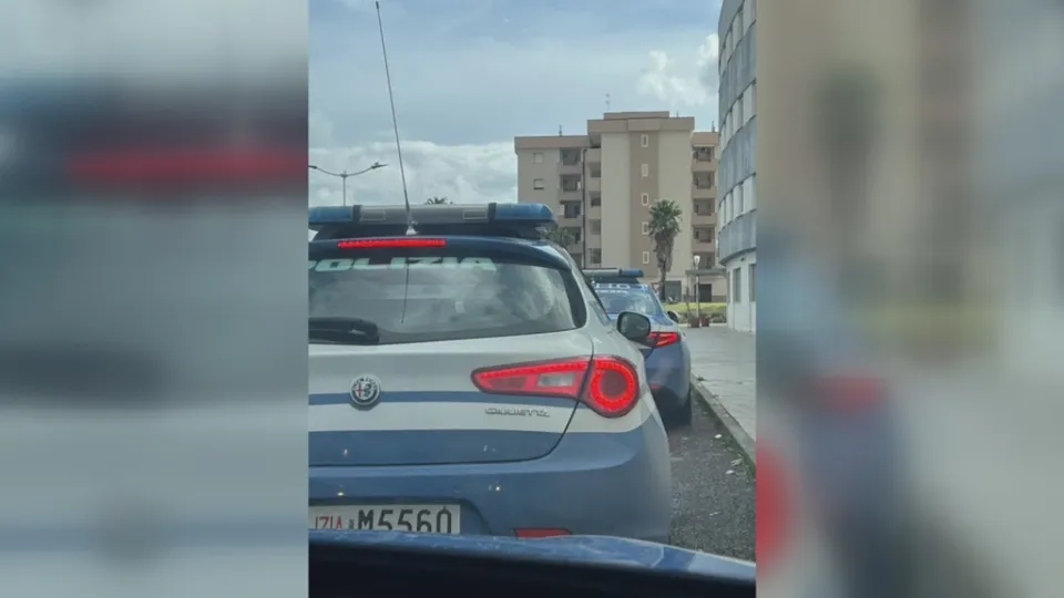 Crotone, blitz nel quartiere Fondo Gesù: sequestrato oltre un kg di droga e denunciate due persone