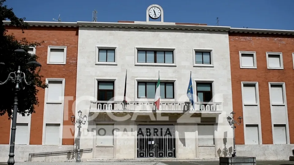 Crotone: il Comune bandisce sei concorsi per dieci nuove assunzioni