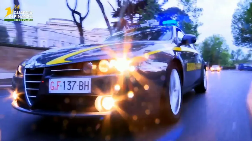Lamezia, oltre 200 mila prodotti sequestrati dalla Guardia di Finanza