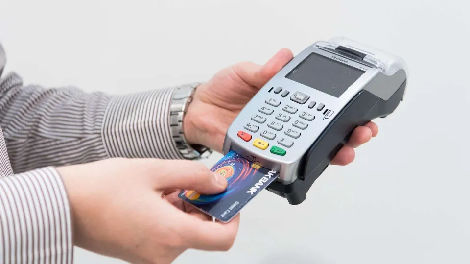 Pagamenti digitali, Catanzaro tra le 10 città italiane con maggior crescita