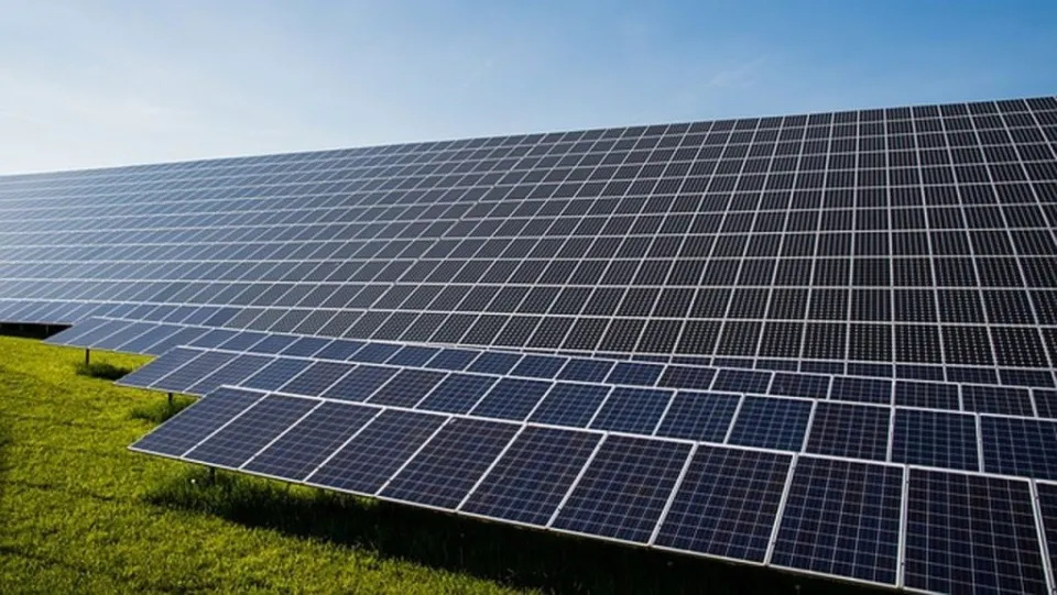 Operazione "Dirty energy": indagate sei persone per corruzione, truffa e reati fiscali