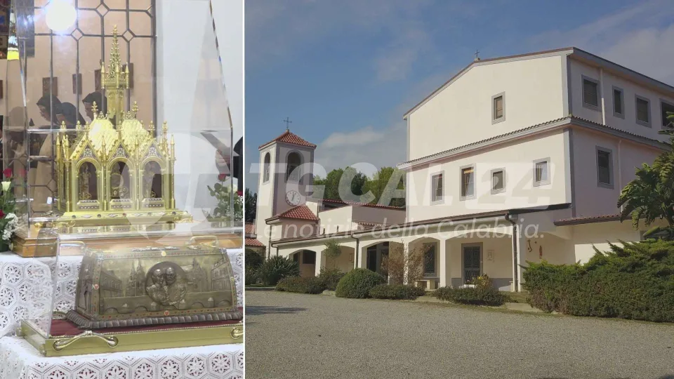 VIDEO | L'arrivo a Capocolonna delle reliquie di S. Teresa e dei genitori