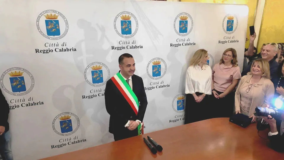 Reggio Calabria, Cannizzaro si insedia da sindaco
