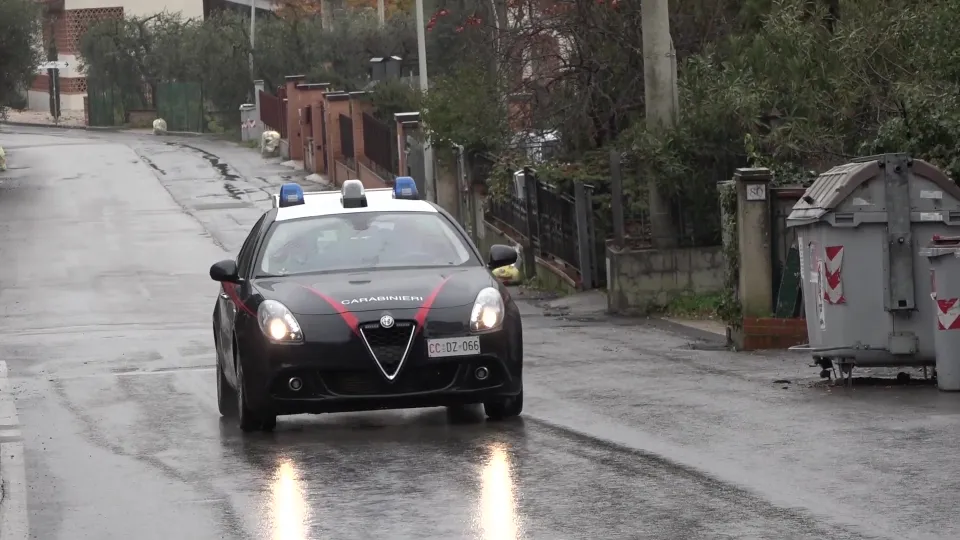 Si taglia il braccialetto elettronico in diretta Facebook: arrestato
