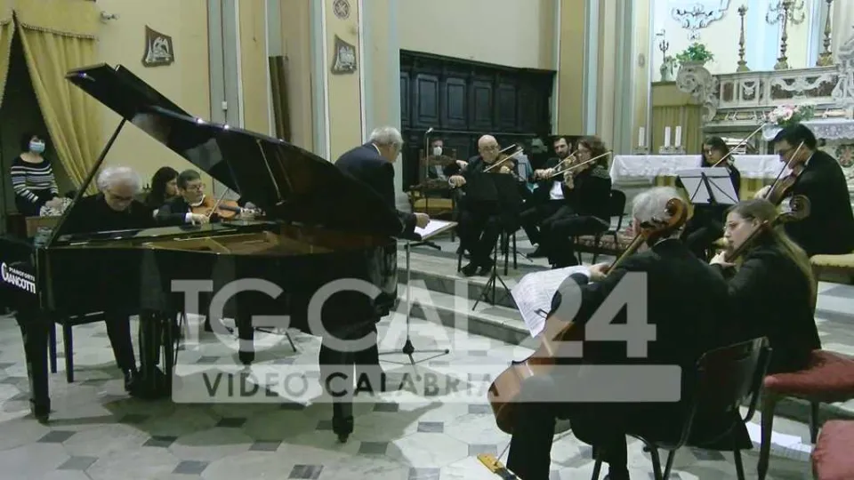 VIDEO | La magia di Mozart suonata dall'orchestra "Stillo" insieme al maestro Rodolfo Rubino