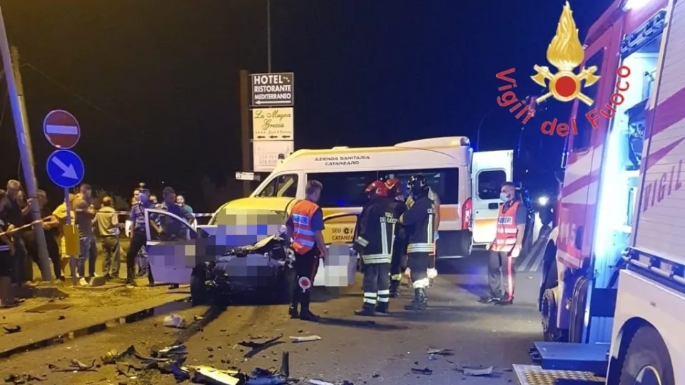 «Sulla 106 si muore due volte»: lettera aperta di una moglie che ha perso il marito sulla "strada della morte"