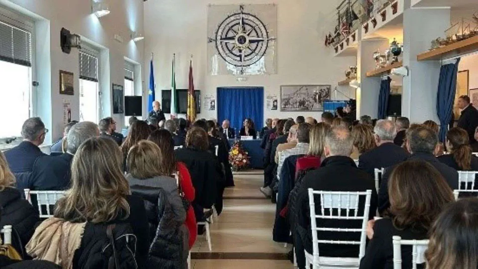 Crotone, nuova iniziativa della Polizia: "Una stanza tutta per sé"