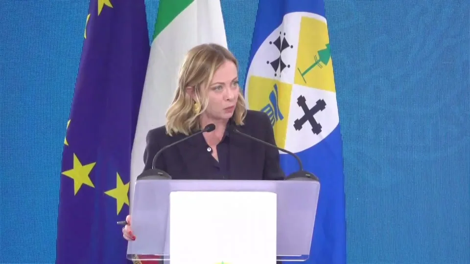 Meloni a Gioia Tauro: "Abbatteremo divario tra Nord e Sud"
