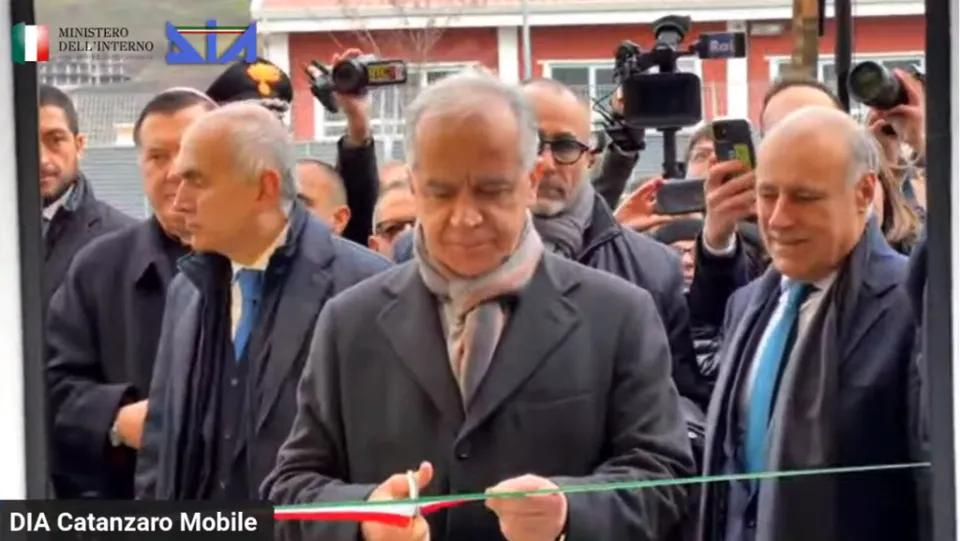 Inaugurazione Dia Catanzaro, Piantedosi: "Questa struttura è il simbolo della lotta alla criminalità organizzata"