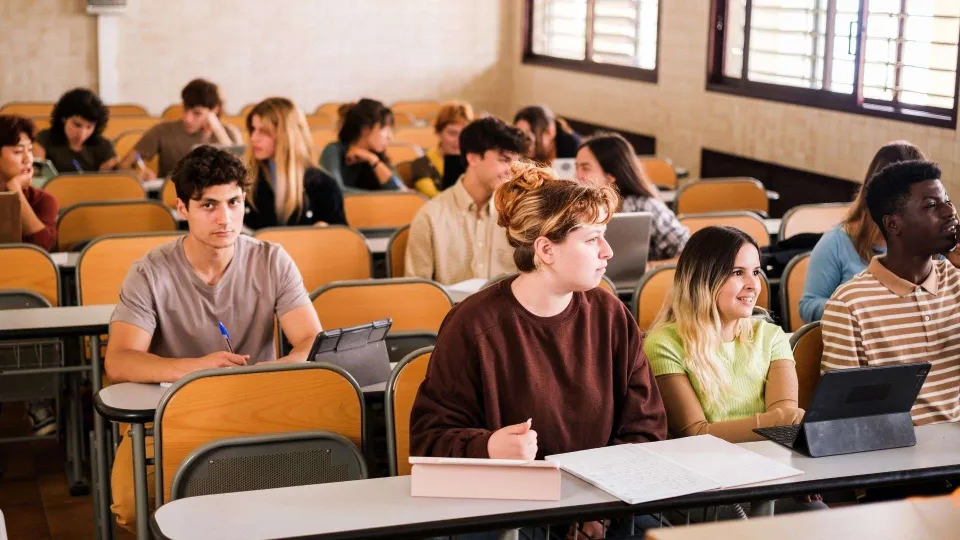 Maturità 2026, cambia l’esame di Stato: al centro il curriculum dello studente