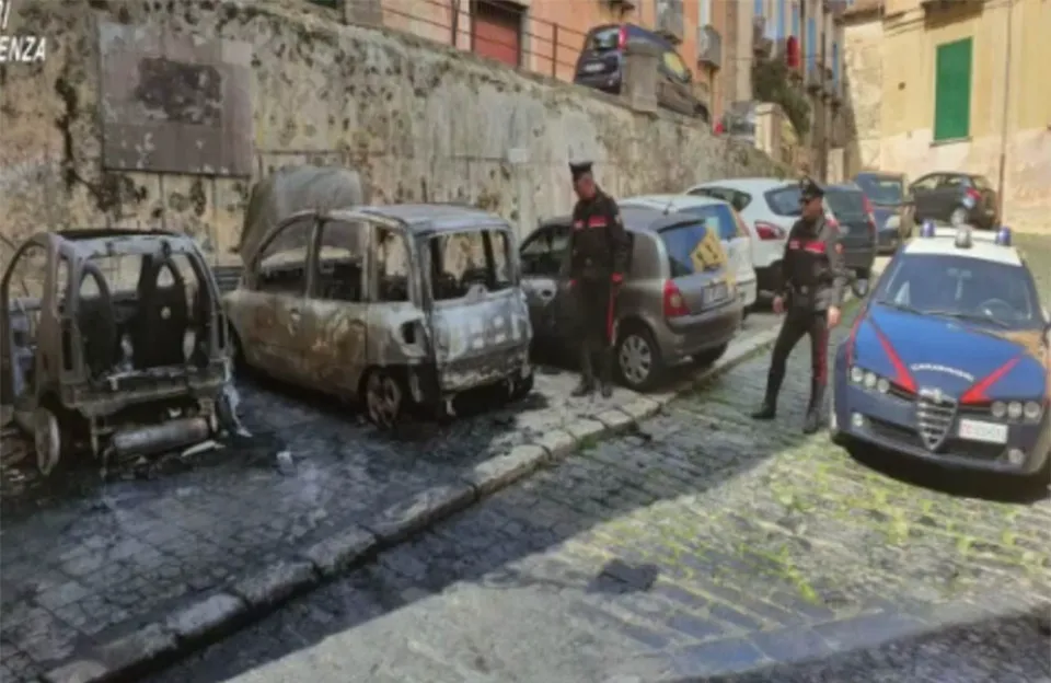Furti d'auto con "cavallo di ritorno": 13 arresti nel Cosentino nell'operazione "Gipsy village" (Video)