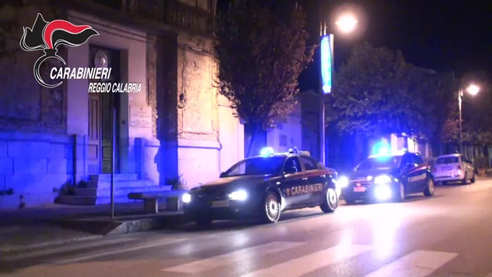A passeggio per Polistena, ma era sottoposto a quarantena poichè positivo al Covid: denunciato