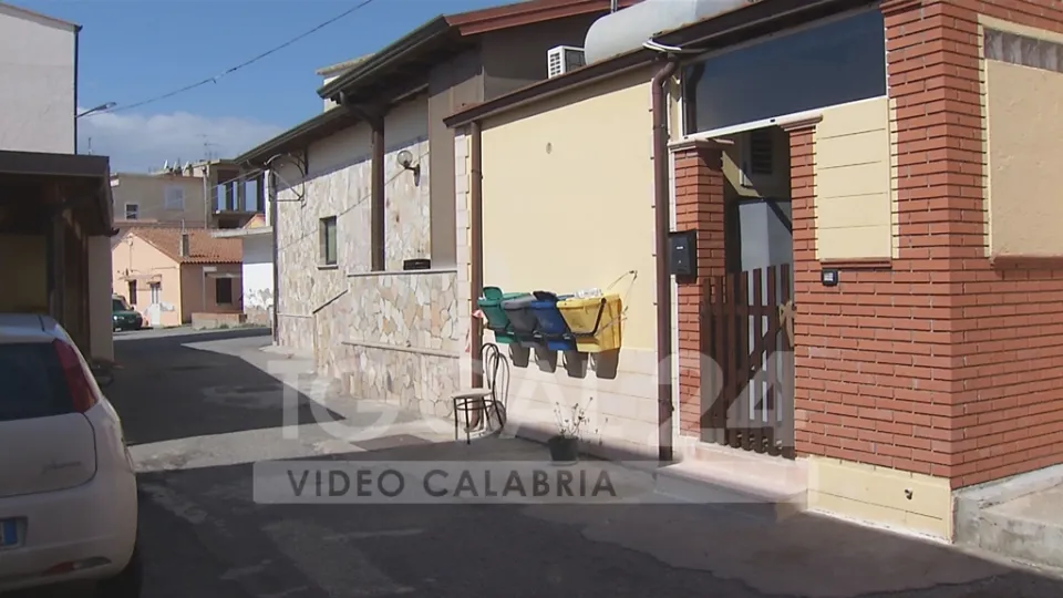 VIDEO | Svolta sul femminicidio a Cutro: i Carabinieri fermano l'ex marito della donna uccisa