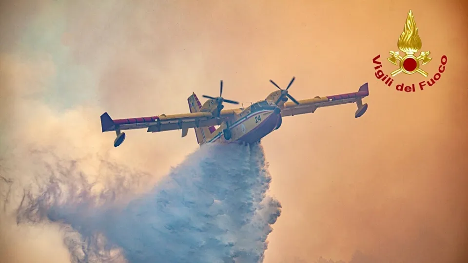 Incendi, nell'ultimo mese oltre 30mila gli interventi dei Vigili del Fuoco: Calabria tra le regioni più colpite