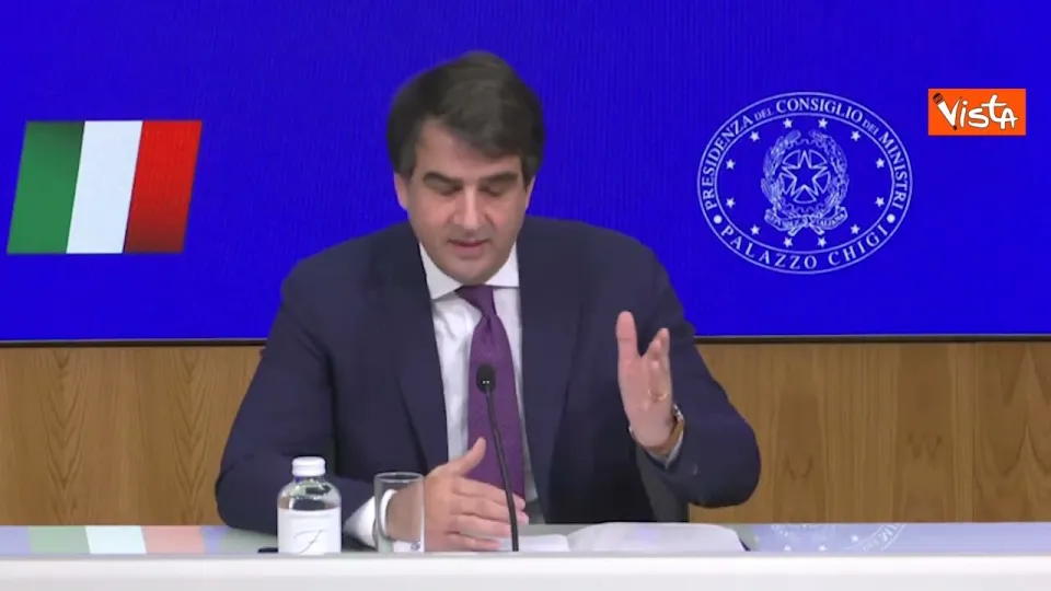 Fitto: "Allarmi sul decreto PNRR non necessari, non c'è fretta"