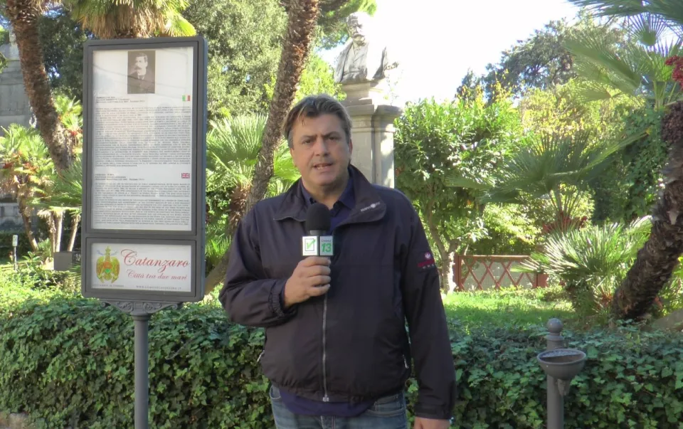“Catanzaro e dintorni” su VideoCalabria: Villa Margherita, i busti in memoria di Francesco De Seta e Bernardino Grimaldi