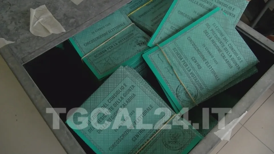 Elezioni Regionali, Spirlì ha firmato il decreto: calabresi al voto il 3 e 4 ottobre
