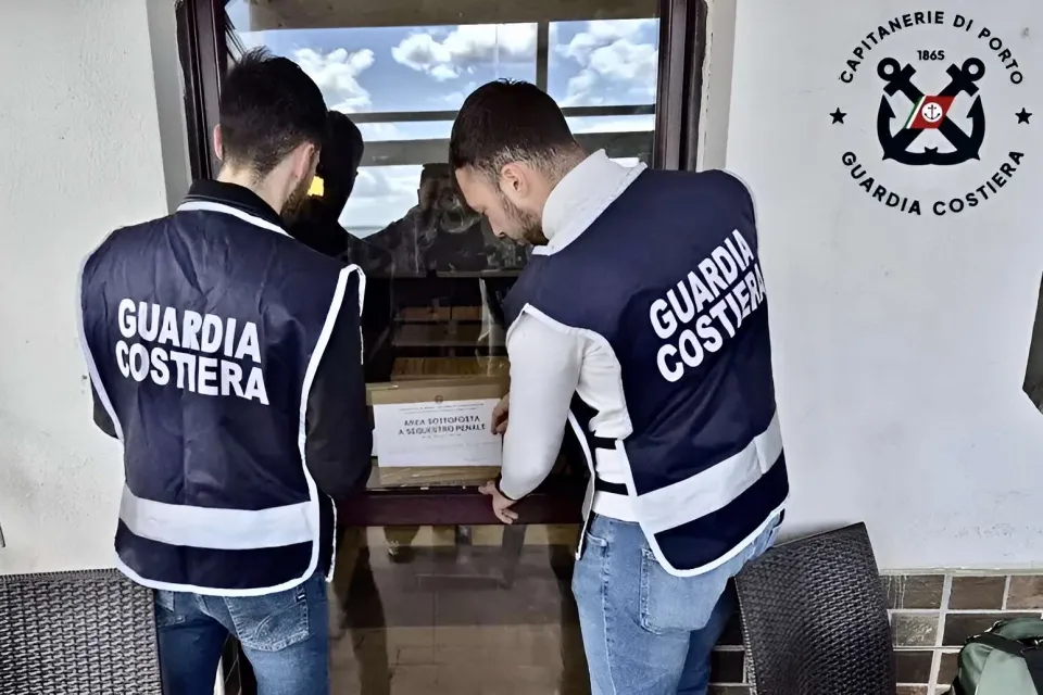 Abusi edilizi sul lungomare di Crotone, sequestrate strutture di un locale