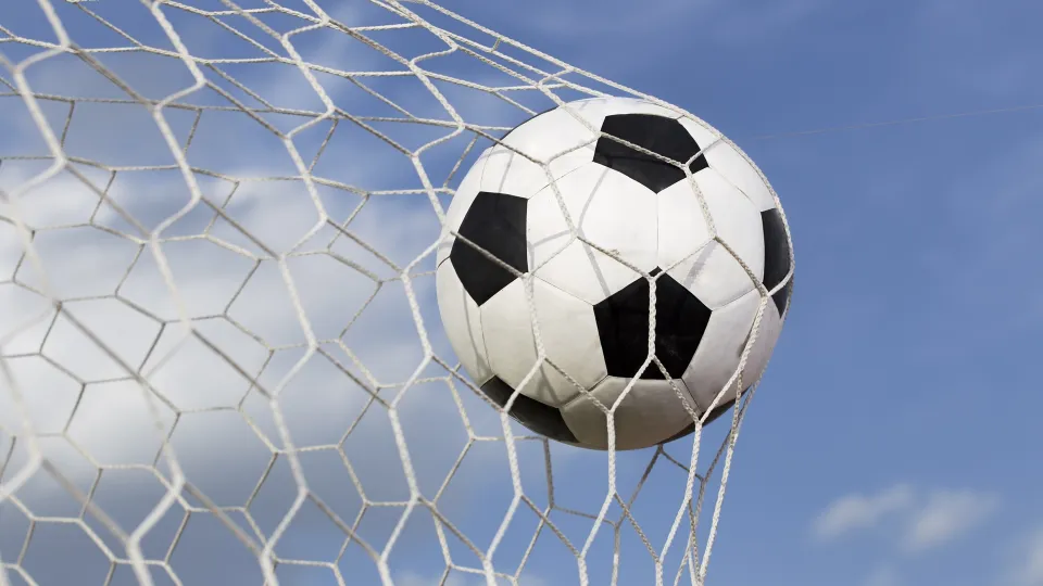 Calcio e solidarietà, a Catanzaro arriva "Alba dei Campioni Calabria"