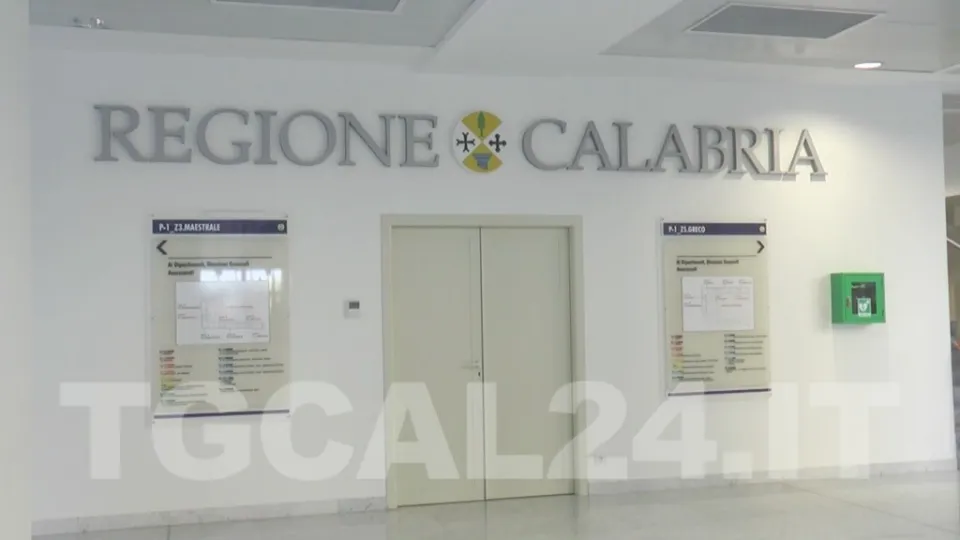 Coronavirus, la Regione revoca tre zone rosse in altrettanti comuni calabresi