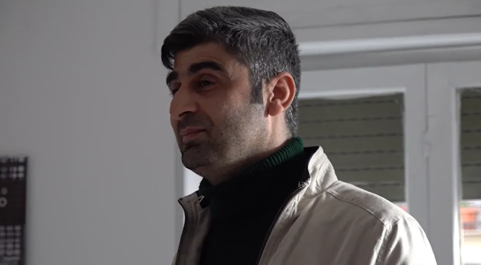 La toccante storia di Youssef: da naufrago a mediatore culturale in supporto ai superstiti di Cutro (VIDEO)