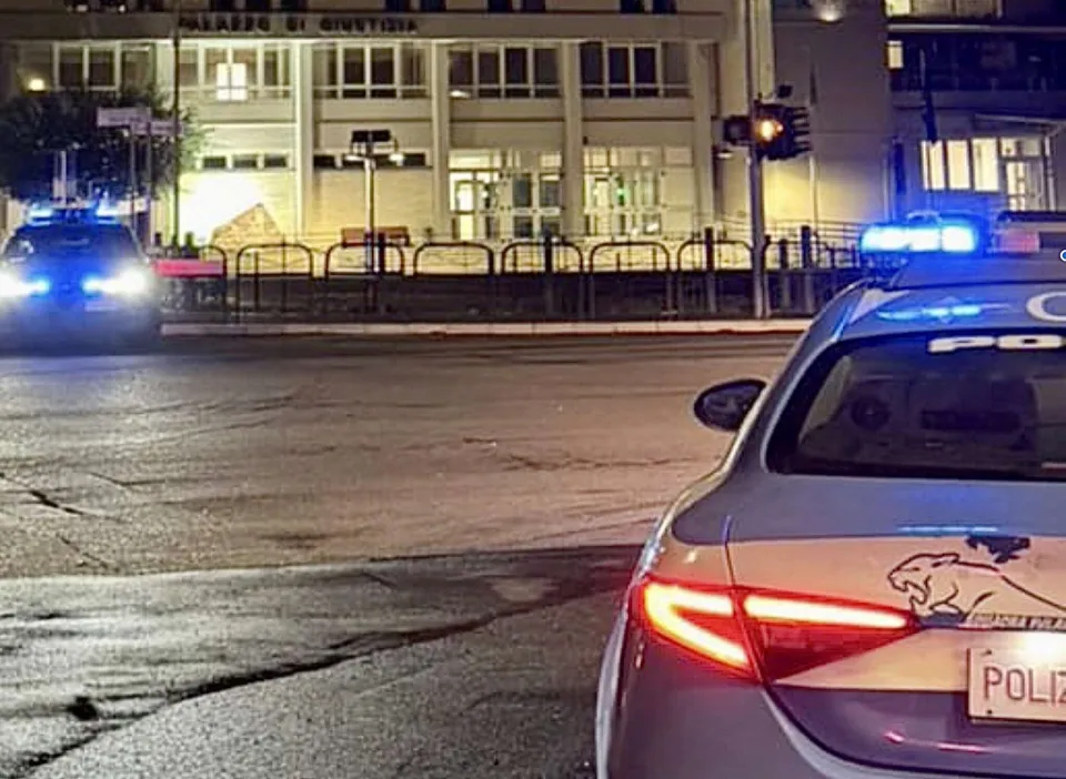 Crotone, movida: polizia arresta spacciatore durante controlli