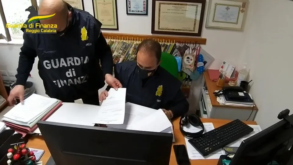 Scommesse online in mano alla 'ndrangheta: confiscati beni per 1,8 milioni