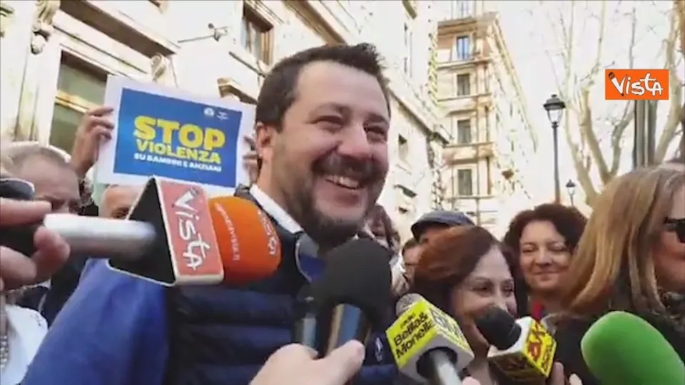 Salvini: «Nessun ipotesi governo con Renzi» (VIDEO)