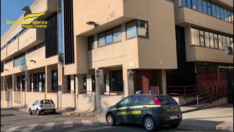 Evasione fiscale: sequestrati oltre 3 milioni a società ittica nel Reggino