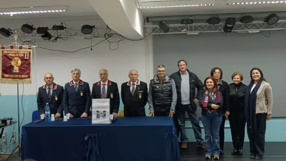 Lamezia, gli studenti dei plessi "Gatti" e "Manzoni" incontrano l'Anps
