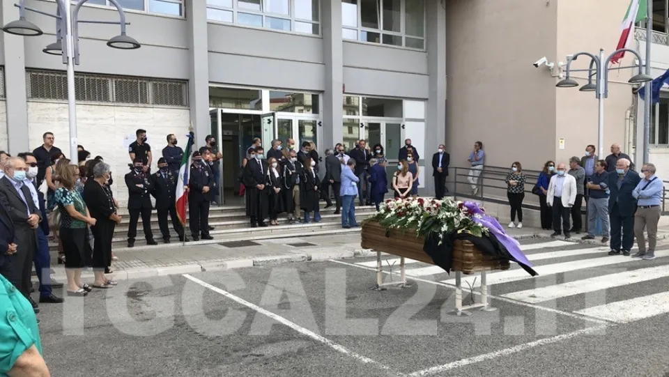 VIDEO | Crotone, l'ultimo commosso saluto al giudice Raffaele Lucente