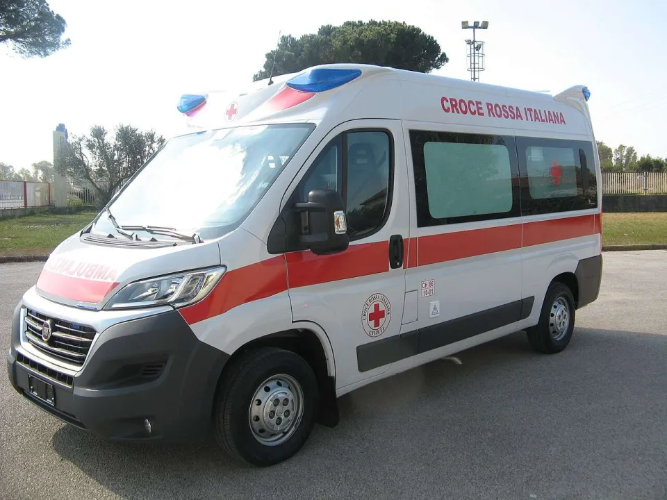 Pedone investito da un ciclomotore a Reggio Calabria, muore 74enne