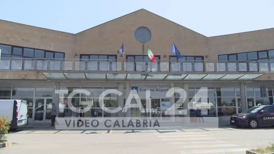 VIDEO | Aeroporto di Crotone, il sindaco Voce chiede le dimissioni del presidente di Sacal De Metrio