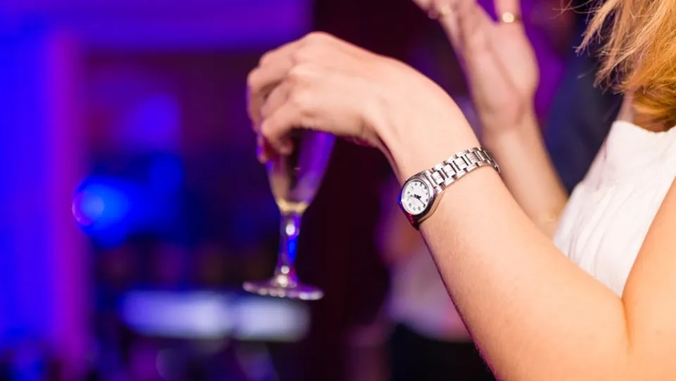Alcool a minori, balli e nessun rispetto delle norme anti-Covid: chiuso lido-discoteca per 15 giorni