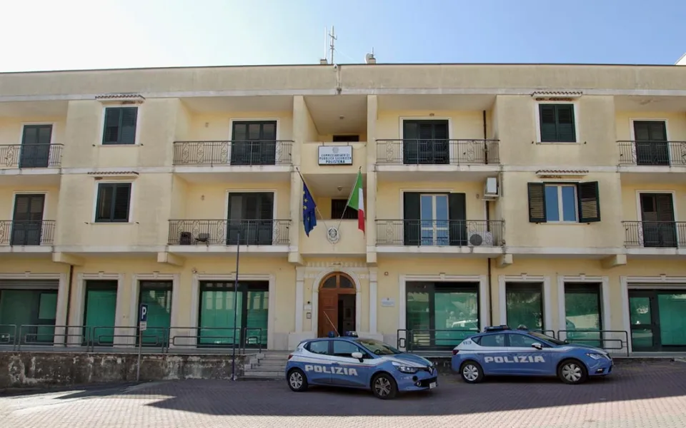 Favoreggiamento personale e abbandono di minore: denunciati titolare e operatrici di un asilo privato a Palmi