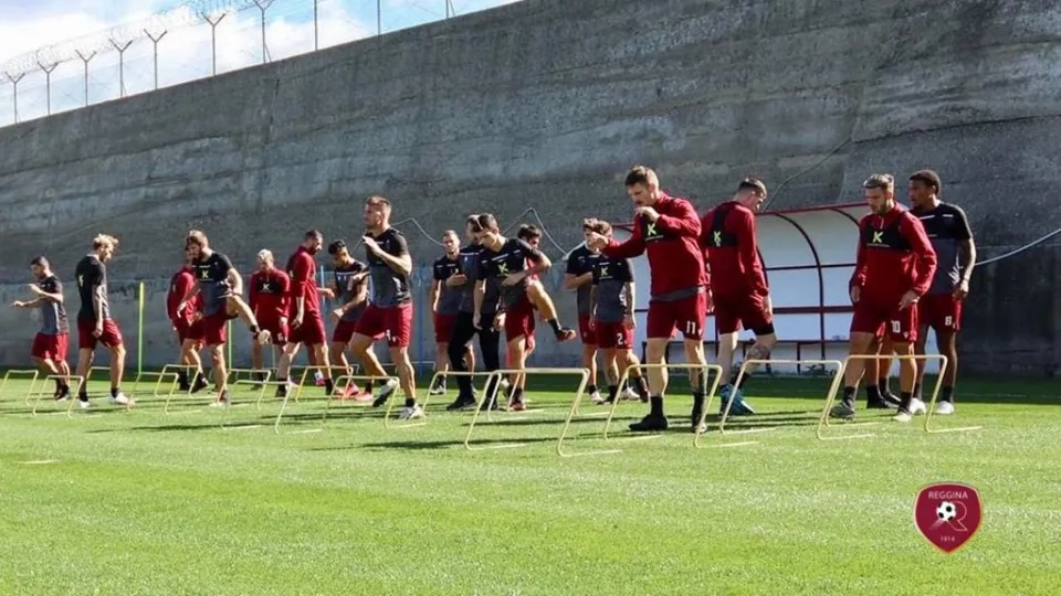 Coronavirus: calcio, risultati positivi due membri dello staff della Reggina