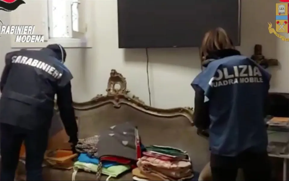 'Ndrangheta in Emilia, così una coppia di coniugi modenesi "ingaggiava" il clan