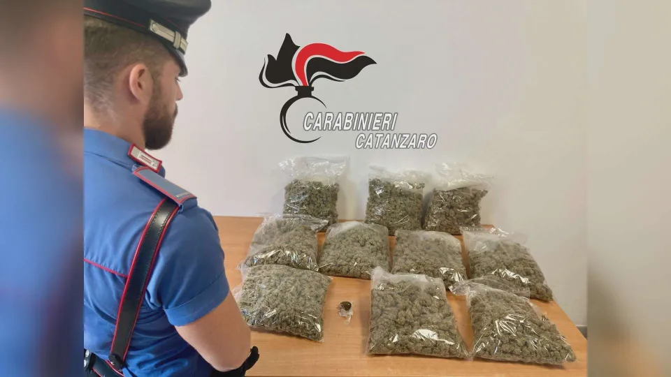 Sequestrati oltre 5 kg di marijuana: arrestato 28enne per spaccio