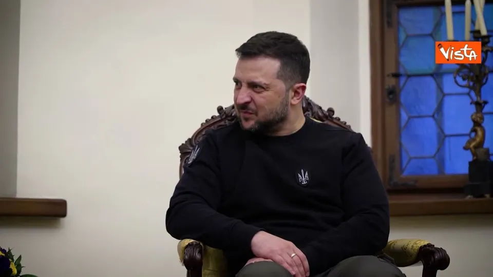 Zelensky riceve Boris Johnson a Kiev, ecco le immagini