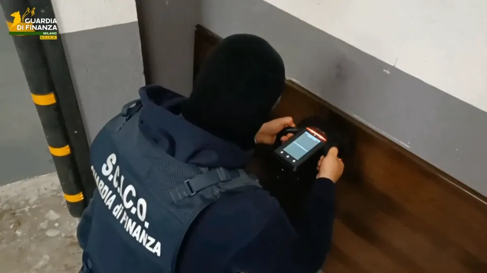Traffico internazionale di cocaina tra 'ndrangheta e camorra: 15 arresti