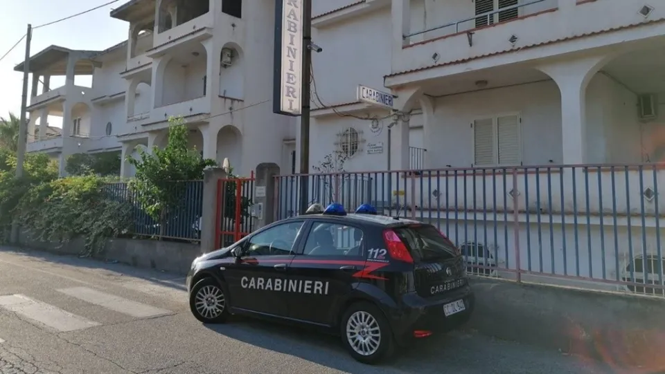 Minacce ad un consigliere comunale di Bova Marina: divieto di avvicinamento per una coppia
