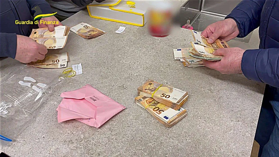 Frodi fiscali con false fatture: coinvolte le province di Cosenza e Vibo Valentia