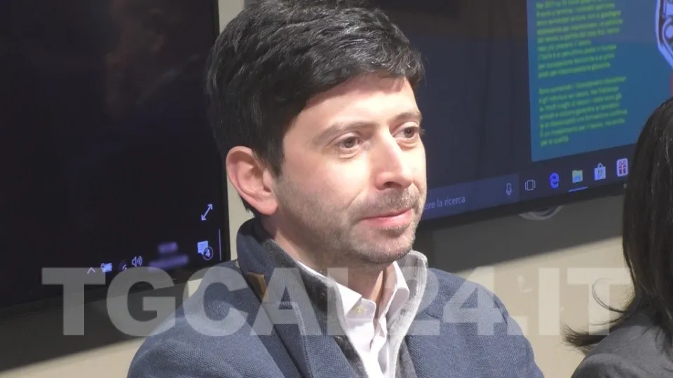 Coronavirus, Speranza: «Governo non aveva mai autorizzato riaperture discoteche» (VIDEO)